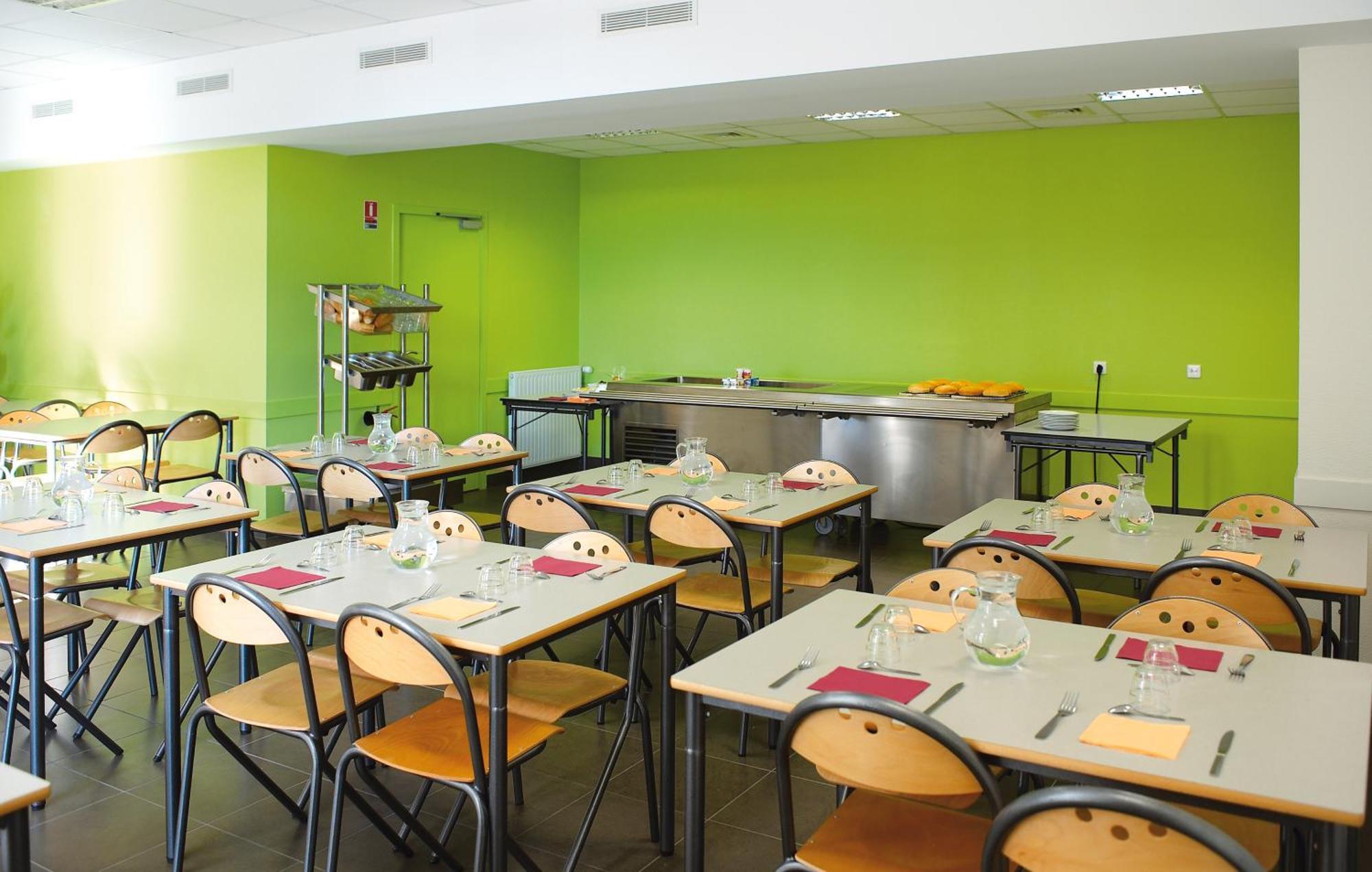 Hotel Jf Accueil & Formation Cholet Exterior foto